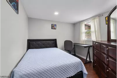 340 Lakeview Dr, Hampton Township, NJ 07860 - Photo 9
