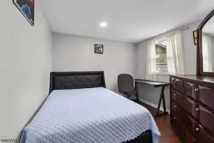 340 Lakeview Dr, Hampton Township, NJ 07860 - Photo 9