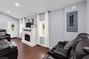 340 Lakeview Dr, Hampton Township, NJ 07860 - Photo 21