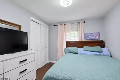 340 Lakeview Dr, Hampton Township, NJ 07860 - Photo 11