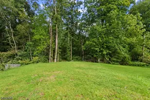 340 Lakeview Dr, Hampton Township, NJ 07860 - Photo 27
