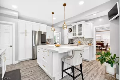 39 Overlook Ave, West Orange Township, NJ 07052 - Photo 5