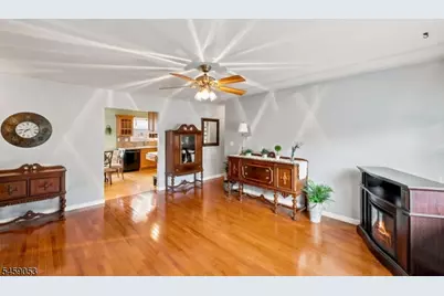 1135B Valley Rd, Wayne, NJ 07470 - Photo 7
