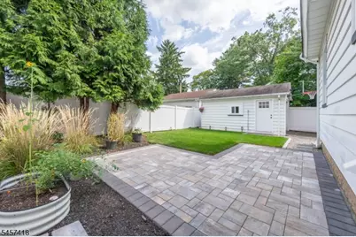 33 Waverly Ter, Bloomfield, NJ 07003 - Photo 21