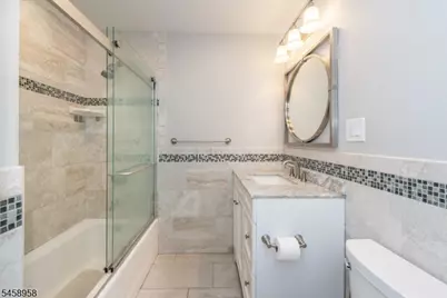 15 Washburn Pl, Caldwell, NJ 07006 - Photo 9