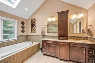 4 Moccasin Ct, Mahwah Twp., NJ 07430 - Photo 31