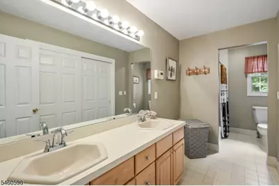 4 Moccasin Ct, Mahwah Twp., NJ 07430 - Photo 31