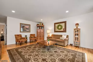 4 Moccasin Ct, Mahwah Twp., NJ 07430 - Photo 9