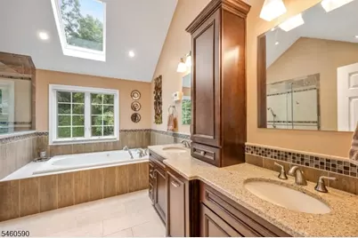 4 Moccasin Ct, Mahwah Twp., NJ 07430 - Photo 23