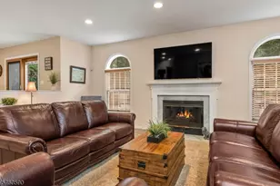 4 Moccasin Ct, Mahwah Twp., NJ 07430 - Photo 19