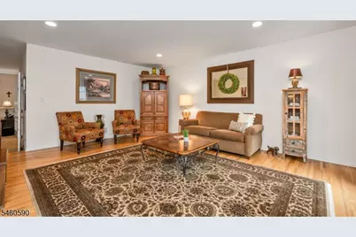 4 Moccasin Ct, Mahwah Twp., NJ 07430 - Photo 7