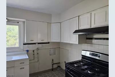 544 Irvington Ave #2, Maplewood, NJ 07040 - Photo 11