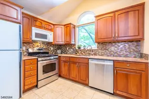 17 Constitution Ct, Montville Township, NJ 07045 - Photo 13