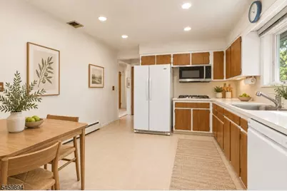 220 Walnut St, Livingston, NJ 07039 - Photo 9