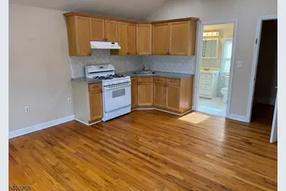 2059 Tyler St, Union Township, NJ 07083 - Photo 3