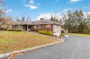 77 Sun Valley Way, Morris Plains, NJ 07950 - Photo 3