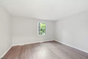 125 Smithfield Ct, Bernards Township, NJ 07920 - Photo 21