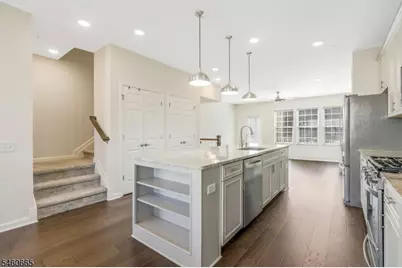 17 Gala Ct, Livingston, NJ 07039 - Photo 9