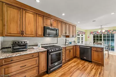 11 Mary Pl, Pequannock Township, NJ 07440 - Photo 9
