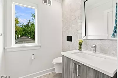 1439 River Rd #1, Edgewater, NJ 07020 - Photo 9