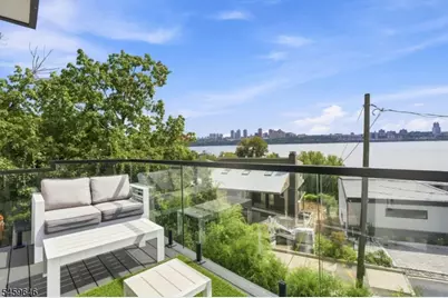1439 River Rd #1, Edgewater, NJ 07020 - Photo 5