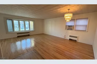 43 Oakwood Ave, Bloomfield, NJ 07003 - Photo 3