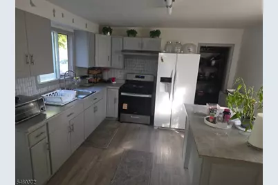 630 Valley St, Orange, NJ 07050 - Photo 5