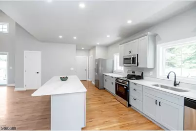 81 Belview Rd, Lopatcong Township, NJ 08865 - Photo 15