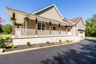 81 Belview Rd, Lopatcong Township, NJ 08865 - Photo 5
