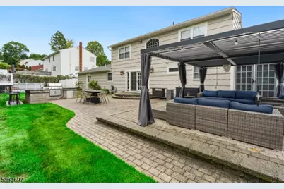 15 Almroth Dr, Wayne, NJ 07470 - Photo 43