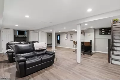 15 Almroth Dr, Wayne, NJ 07470 - Photo 35