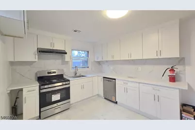 76 Baldwin Pl #2, Belleville, NJ 07109 - Photo 3