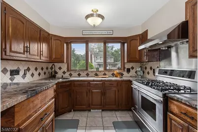 10 Cayuga Trl, Wayne, NJ 07470 - Photo 5