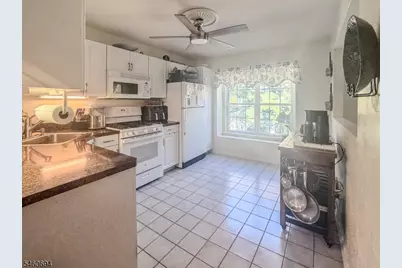 27 Birch Ter, Mount Arlington, NJ 07856 - Photo 5