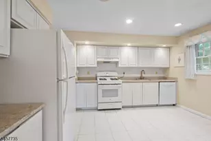 2 Tanglewood Dr, East Hanover Township, NJ 07936 - Photo 5