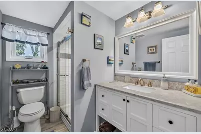 66 Redwood Ave, Wayne, NJ 07470 - Photo 25