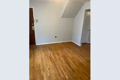 1105 N Oaks Blvd, North Brunswick Township, NJ 08902 - Photo 5