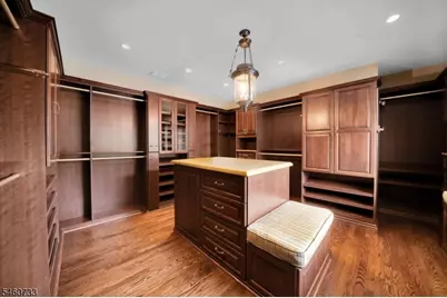 14 Grasmere Ct, Livingston, NJ 07039 - Photo 29