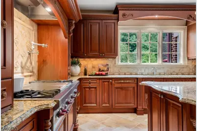 14 Grasmere Ct, Livingston, NJ 07039 - Photo 15