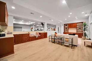 14 Grasmere Ct, Livingston, NJ 07039 - Photo 39