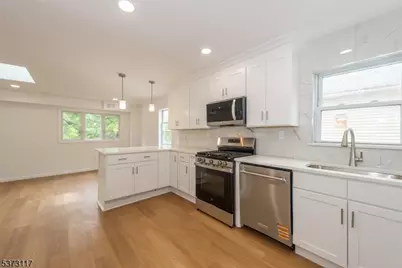 73 Clinton Pl #2, Hackensack, NJ 07601 - Photo 1