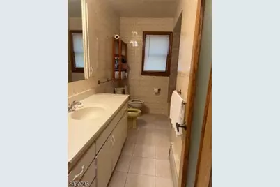 900 S Park Ave, Linden, NJ 07036 - Photo 5