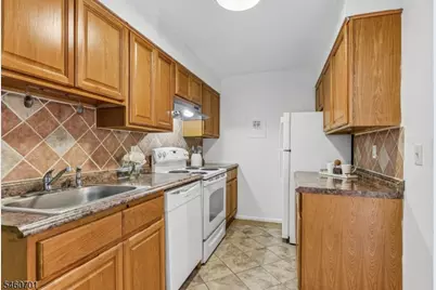 28A Troy Dr, Springfield, NJ 07081 - Photo 5
