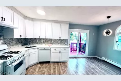 35 Fiat Ave, Woodbridge Township, NJ 08830 - Photo 7