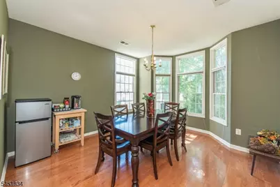 121 Turlington Ct, Livingston, NJ 07039 - Photo 9