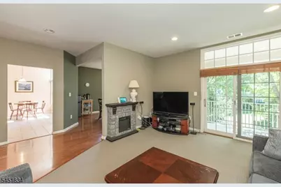 121 Turlington Ct, Livingston, NJ 07039 - Photo 7