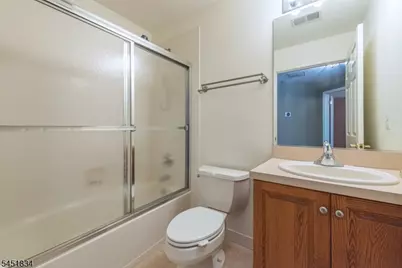 121 Turlington Ct, Livingston, NJ 07039 - Photo 19