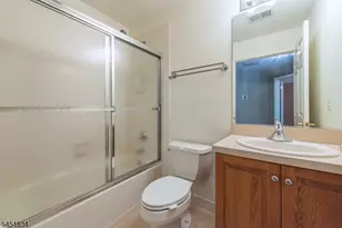121 Turlington Ct, Livingston, NJ 07039 - Photo 19