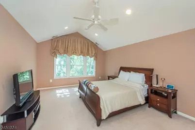 121 Turlington Ct, Livingston, NJ 07039 - Photo 13