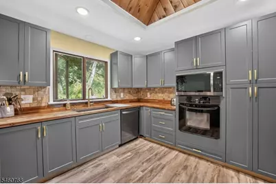 37 Shades Of Death Rd, Liberty Township, NJ 07838 - Photo 7